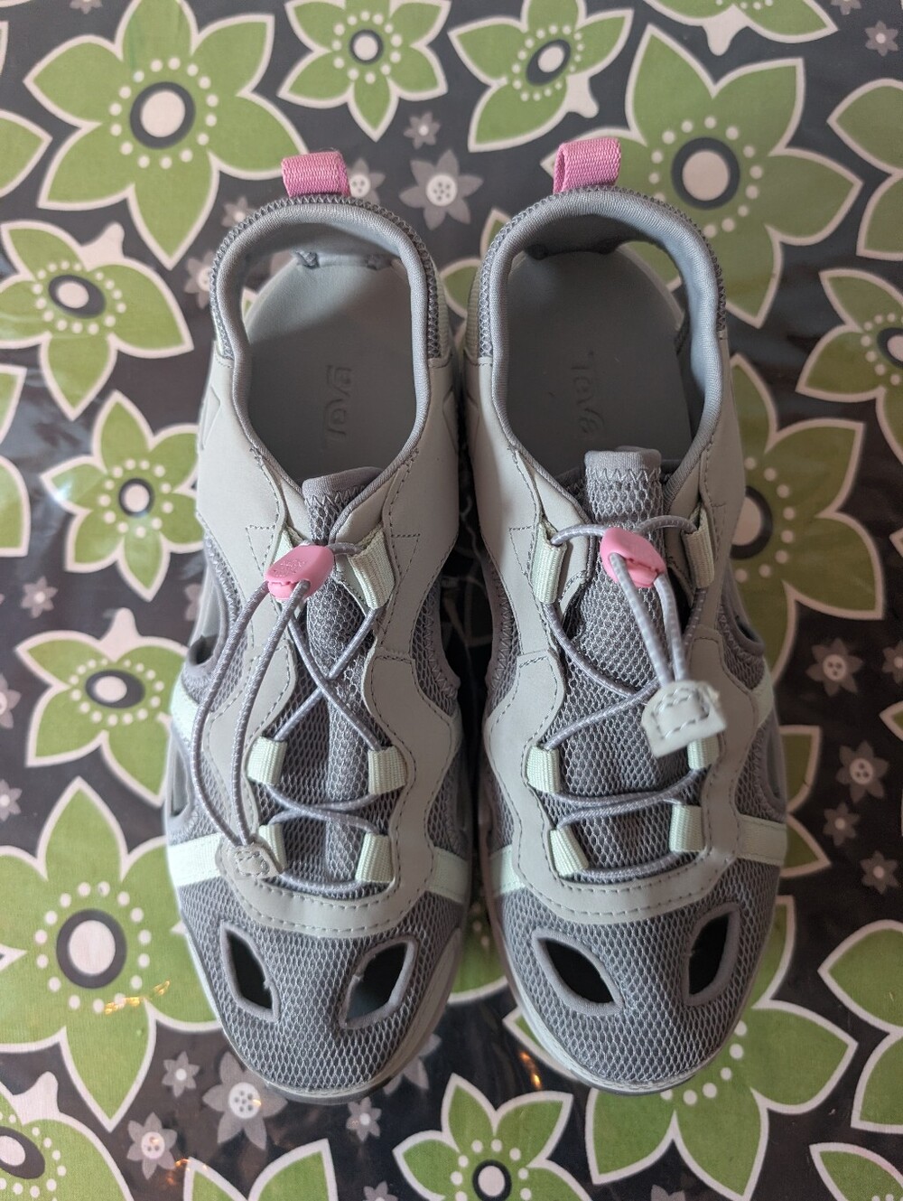 Women's Teva Soft Gray Outdoor Hiking Sandal Sneaker with Pink Accent Size 8.5 - Picture 2 of 6